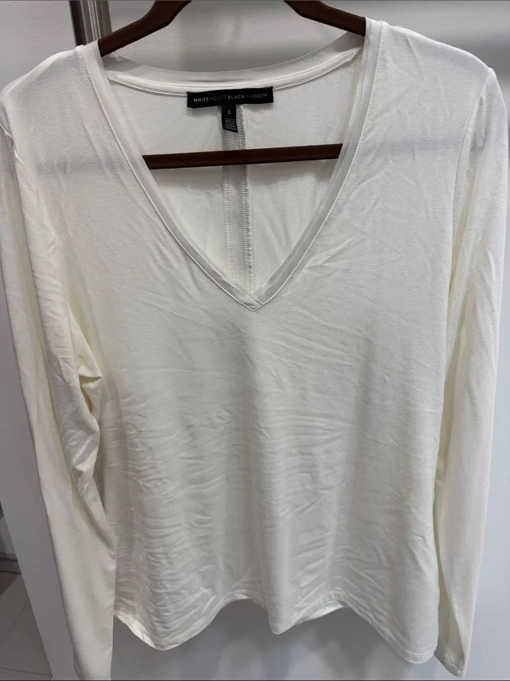White House Black Market Cream V-Neck Long Sleeve Top